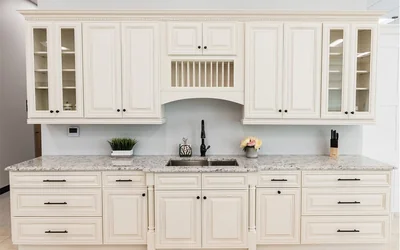 Casselberry Antique White Kitchen Cabinets photo 2