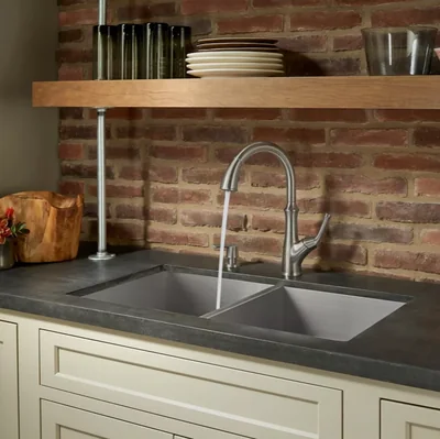Pfister Tamera Stainless Steel 1-Handle Pull-Down Kitchen Faucet photo 2