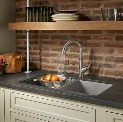 Pfister Tamera Stainless Steel 1-Handle Pull-Down Kitchen Faucet photo 3